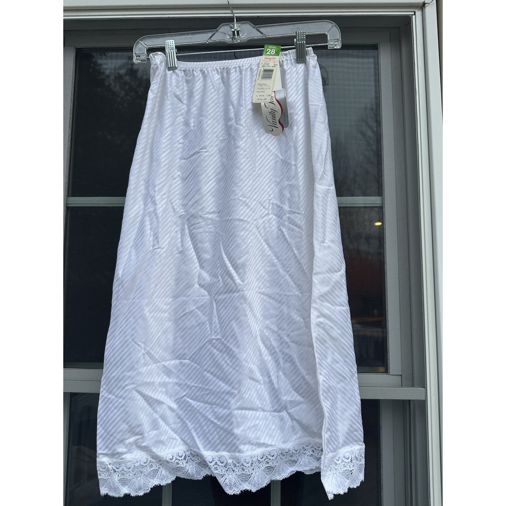 Vtg VANITY FAIR Nylon Antron Slip Lingerie w/ Lace bright lines daywear Small 28